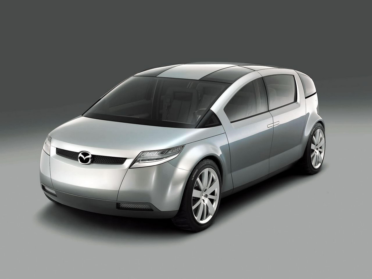 Mazda Washu Concept 2003 001.jpg